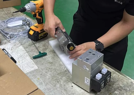 博揚(yáng)工程師成功組裝并檢測組合閥，彰顯專業(yè)實(shí)力確保品質(zhì)